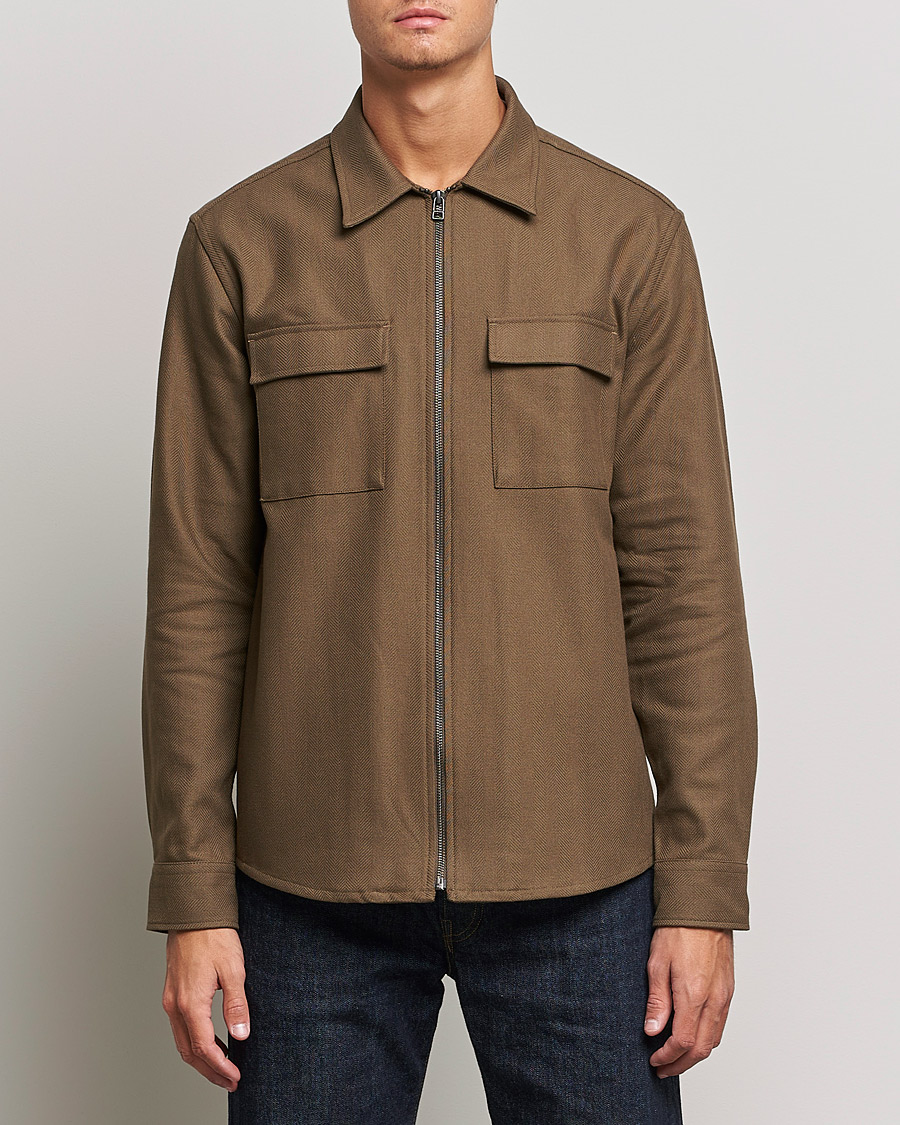 Homme | Chemises | Tiger of Sweden | Noel P Herringbone Shirt Olive Extreme