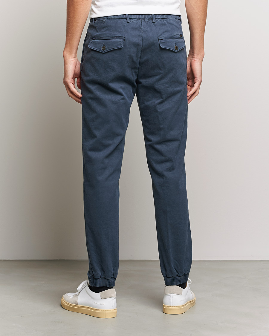 Homme | Pantalons | Incotex | Slim Fit Satin Drawstring Joggers Navy