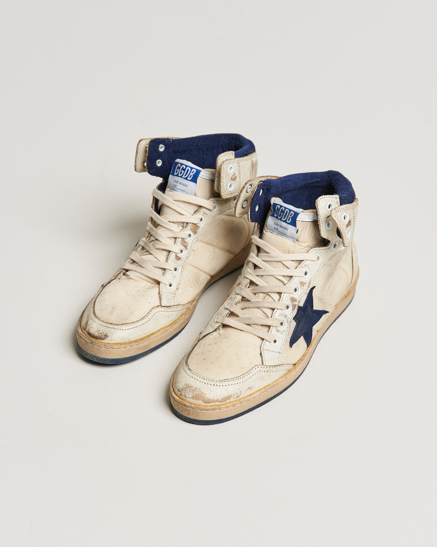 Homme | Golden Goose Deluxe Brand Sky Star Vintage Basket Sneaker White/Dark Blue | Golden Goose | Deluxe Brand Sky Star Vintage Basket Sneaker White/Dark Blue