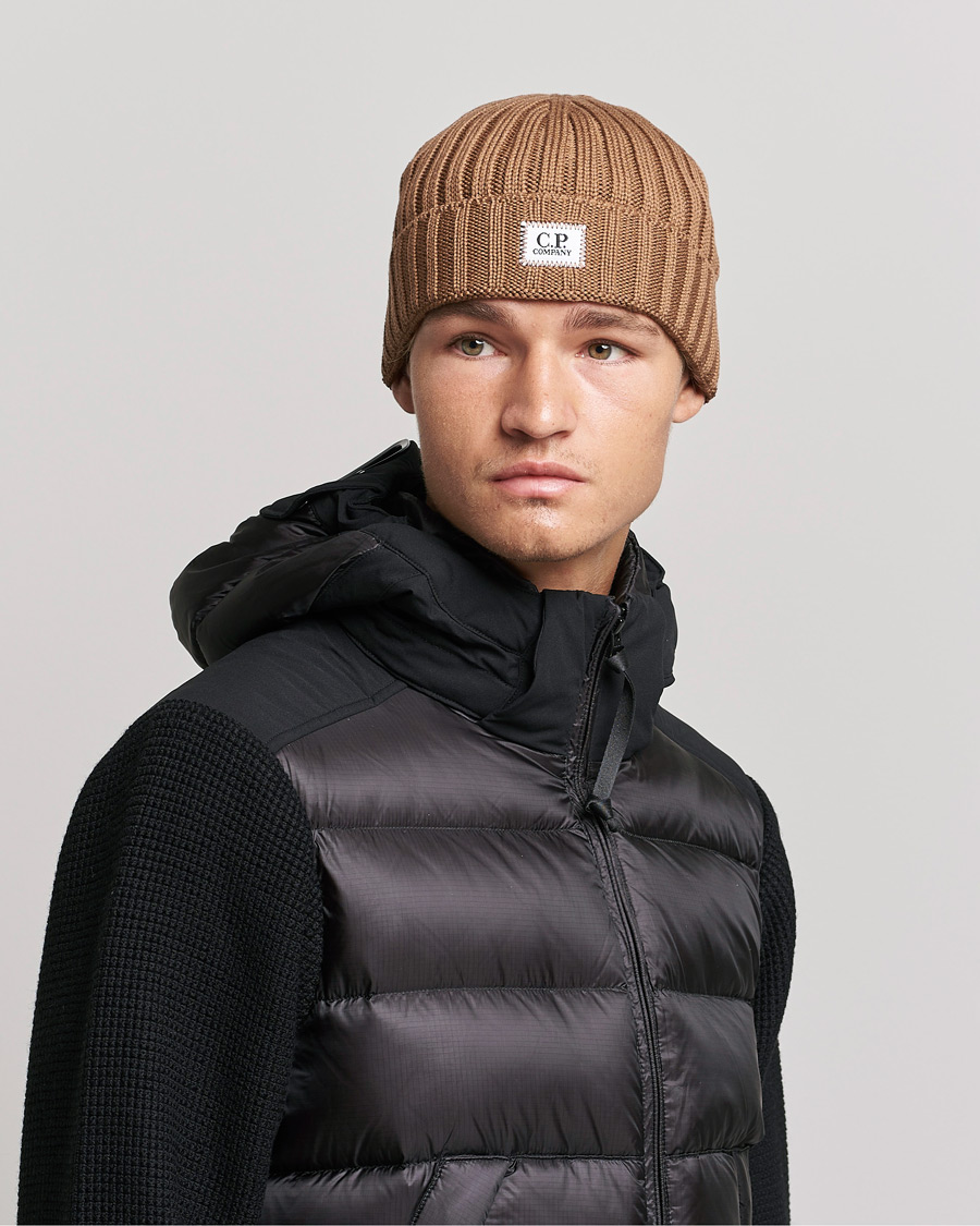 Homme | C.P. Company Knitted Merino Logo Beanie Brown | C.P. Company | Knitted Merino Logo Beanie Brown