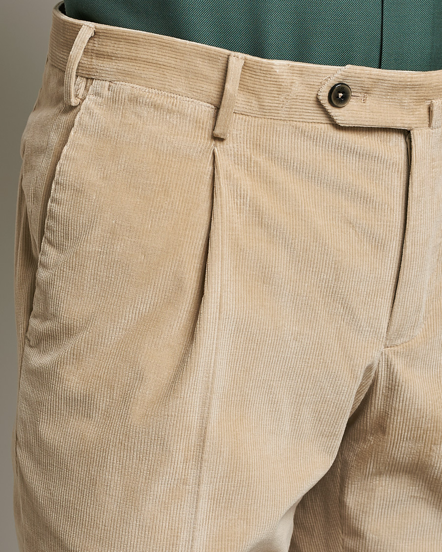 Homme | Pantalons | PT01 | Slim Fit Pleated Corduroy Trousers Light Beige