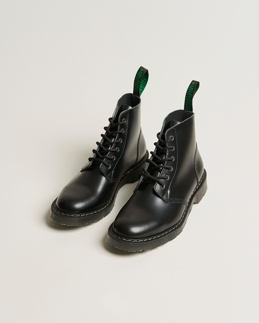 Homme | Chaussures d'hiver | Solovair | 6 Eye Astronaut Boot Black Shine