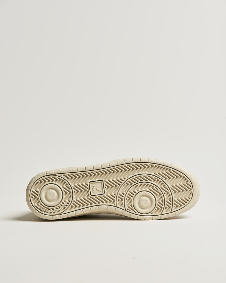 Homme | Veja V-10 Flannel Leather Sneaker Snow/Black | Veja | V-10 Flannel Leather Sneaker Snow/Black