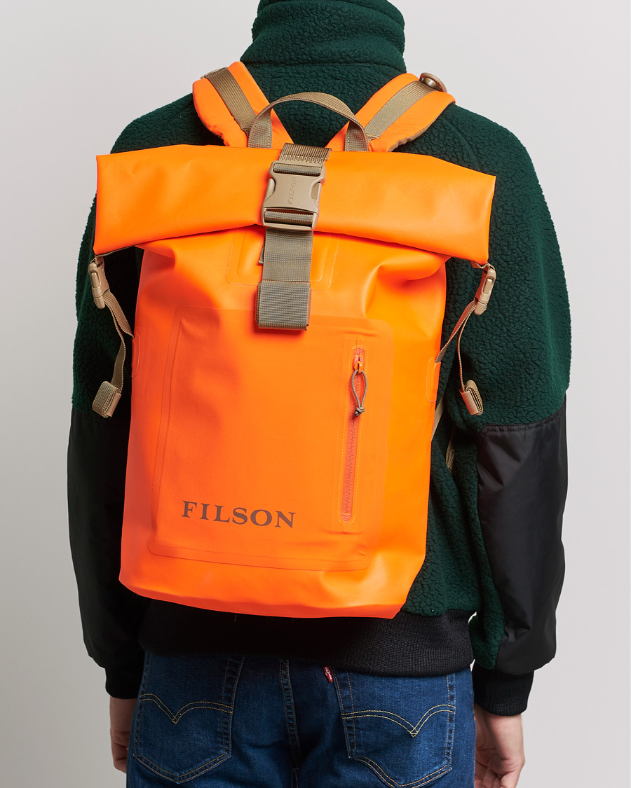 Homme | Sections | Filson | Dry Backpack Flame
