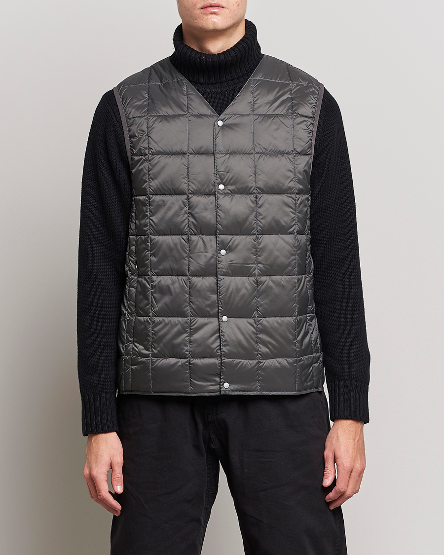 Homme | Manteaux Et Vestes | TAION | V-Neck Lightweight Down Vest Charcoal