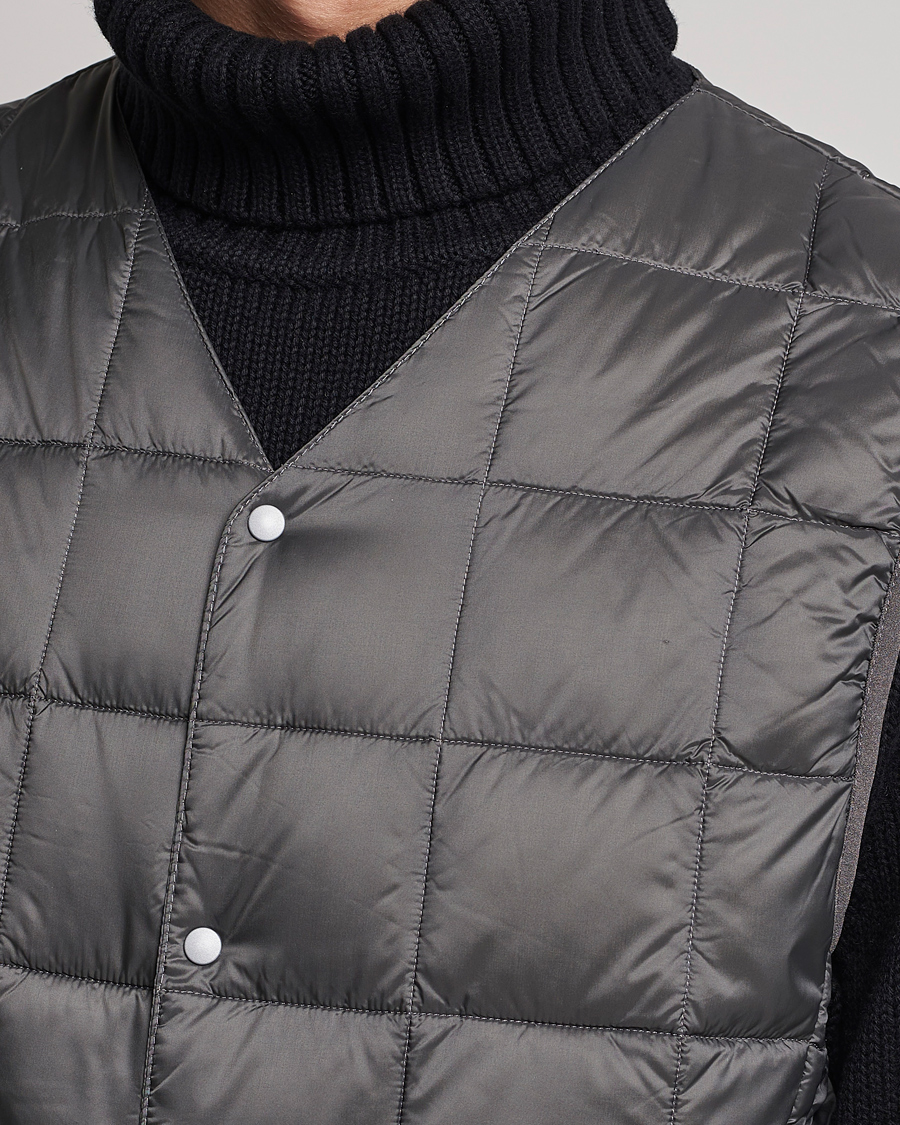 Homme | Manteaux Et Vestes | TAION | V-Neck Lightweight Down Vest Charcoal