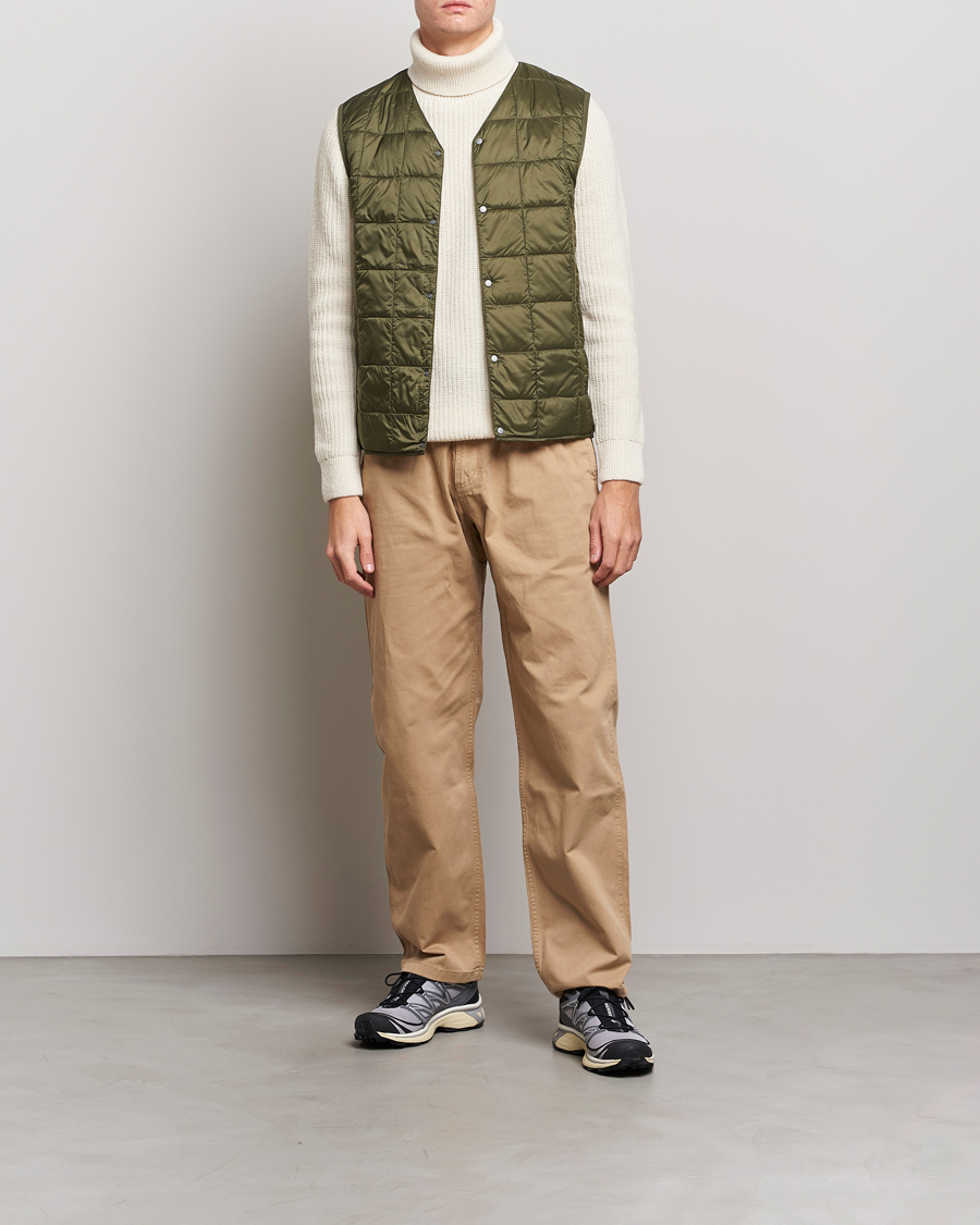 Homme | Manteaux Et Vestes | TAION | V-Neck Lightweight Down Vest Dark Olive