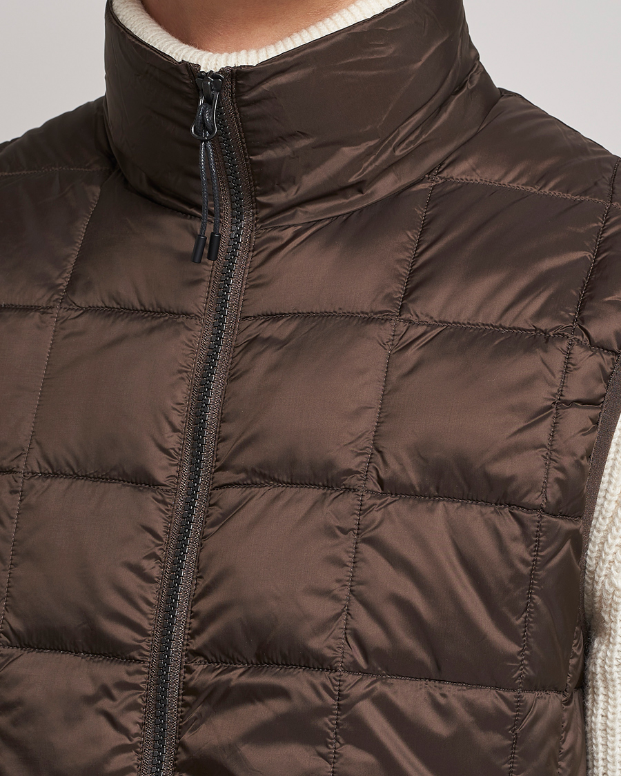 Homme | Manteaux Et Vestes | TAION | High Neck Full Zip Lightweight Down Vest Dark Choco