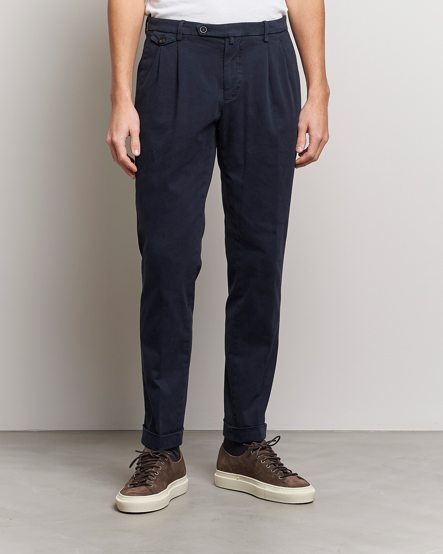 Homme | Pantalons | Briglia 1949 | Easy Fit Pleated Cotton Stretch Chino Navy
