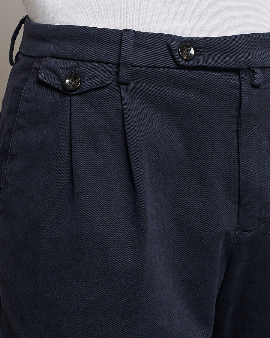 Homme | Pantalons | Briglia 1949 | Easy Fit Pleated Cotton Stretch Chino Navy