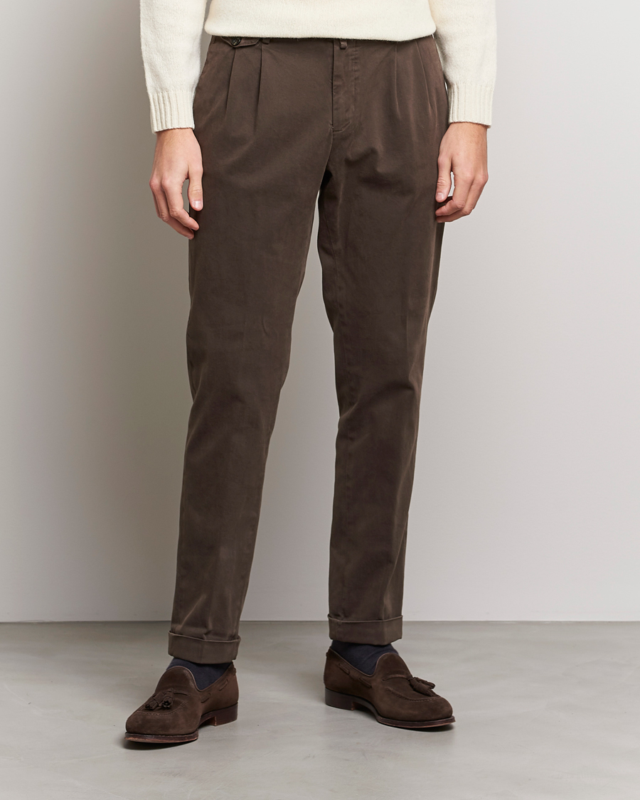 Homme | Pantalons | Briglia 1949 | Easy Fit Pleated Cotton Stretch Chino Coffe Brown