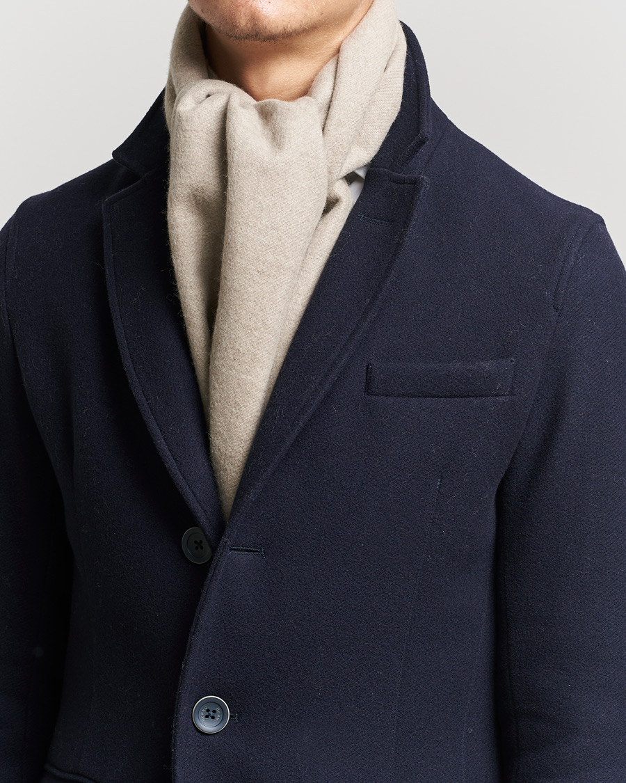Homme | Begg & Co Vier Lambswool/Cashmere Solid Scarf Mushroom | Begg & Co | Vier Lambswool/Cashmere Solid Scarf Mushroom