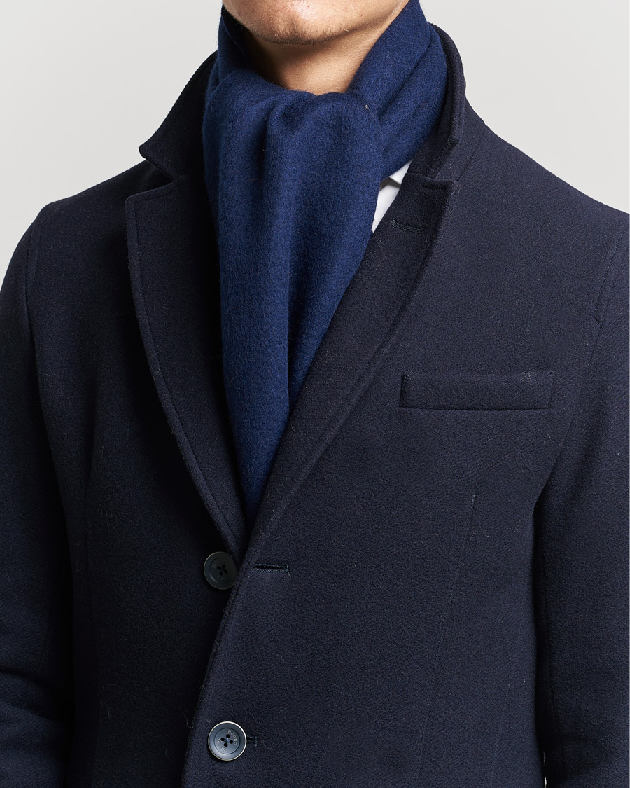 Homme |  | Begg & Co | Vier Lambswool/Cashmere Solid Scarf Navy