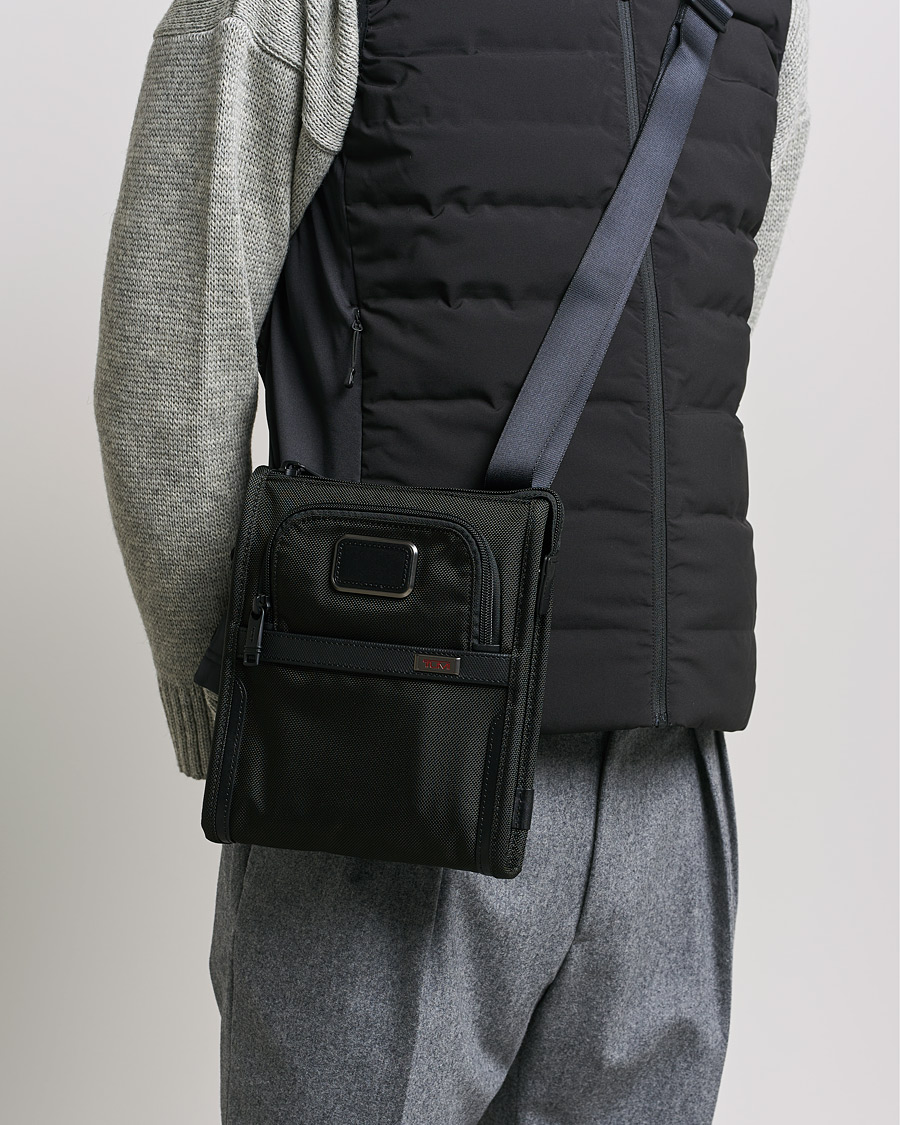 Homme |  | TUMI | Alpha 3 Pocket Small Crossbody Bag Black