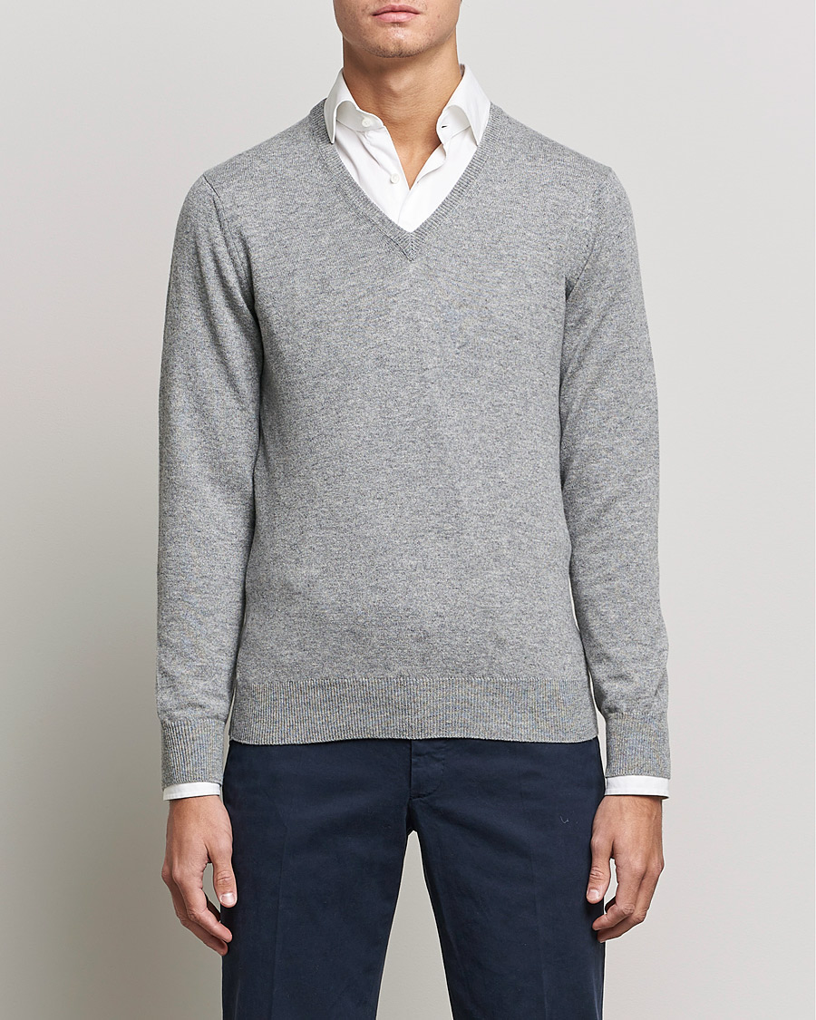 Homme | Italian Department | Piacenza Cashmere | Cashmere V Neck Sweater Light Grey