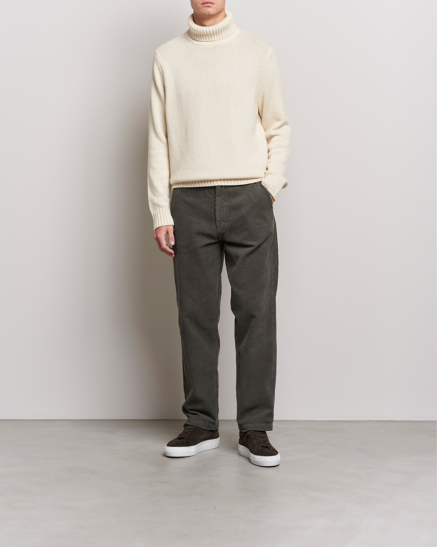 Homme | Pantalons | A Day's March | Redwood Corduroy Trousers Olive