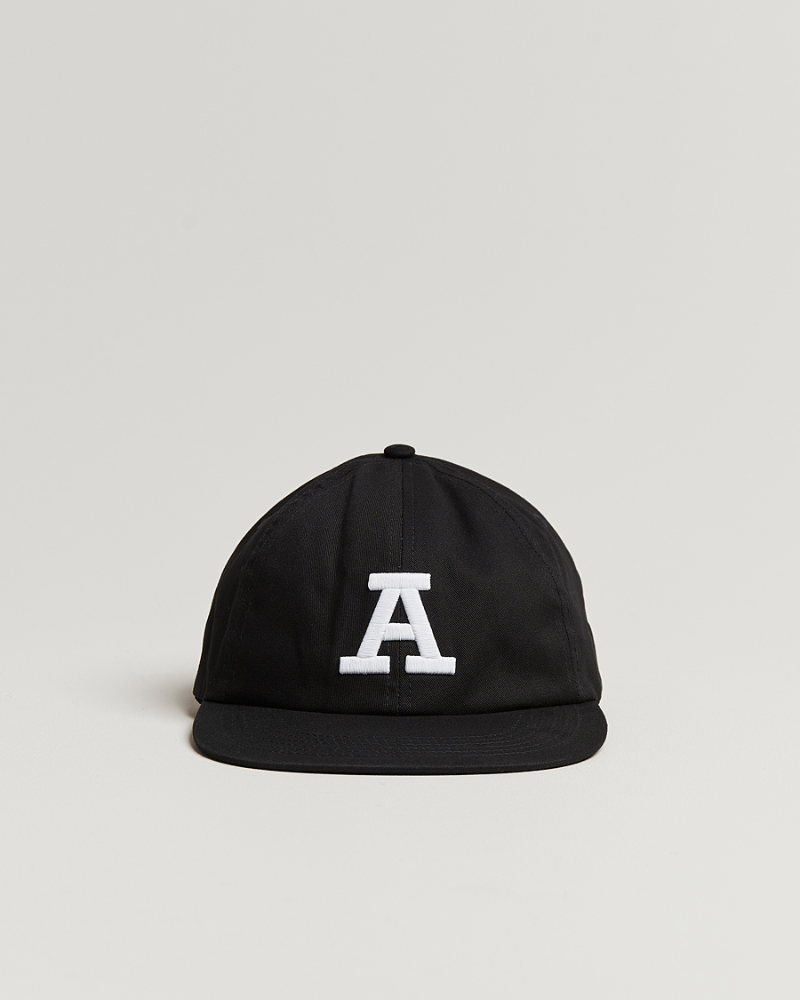 Homme | Axel Arigato Varsity A Flat Cap Black | Axel Arigato | Varsity A Flat Cap Black