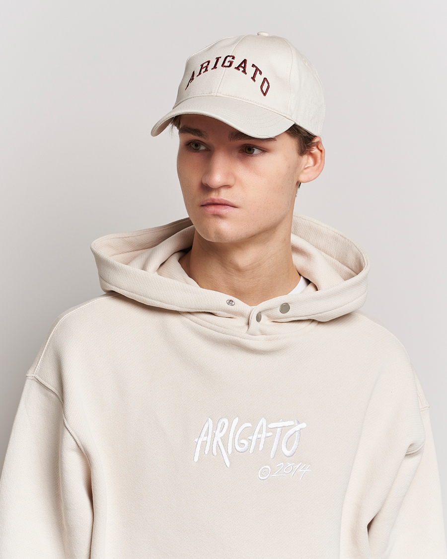 Homme | Axel Arigato College Arigato Cap Pale Beige | Axel Arigato | College Arigato Cap Pale Beige
