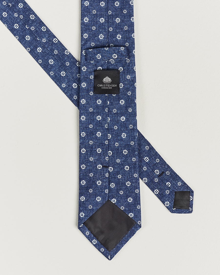 Homme | Amanda Christensen Box Set Printed Linen 8cm Tie With Pocket Square Navy | Amanda Christensen | Box Set Printed Linen 8cm Tie With Pocket Square Navy