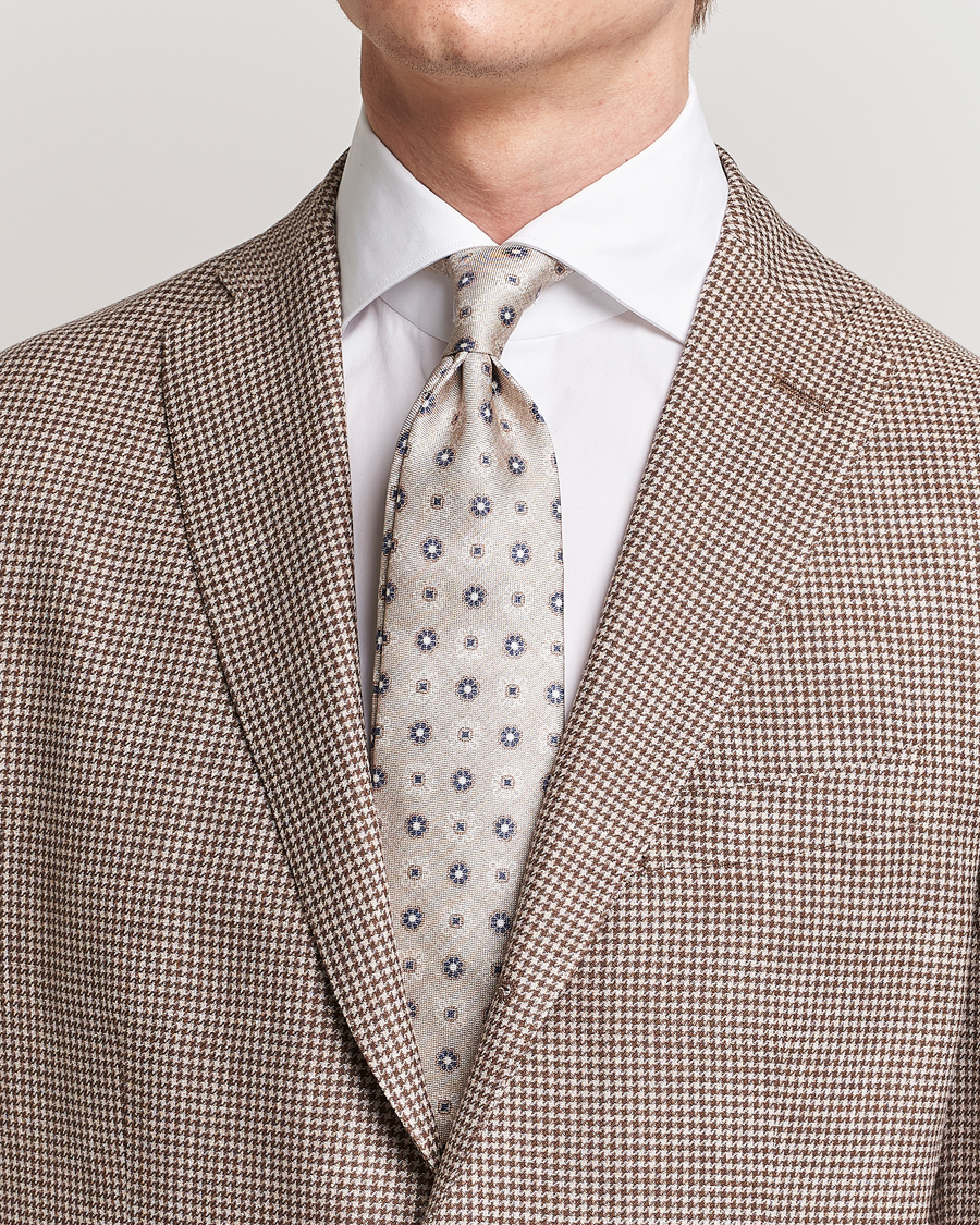 Homme | Amanda Christensen Silk Oxford Printed Flower 8cm Tie Cream | Amanda Christensen | Silk Oxford Printed Flower 8cm Tie Cream