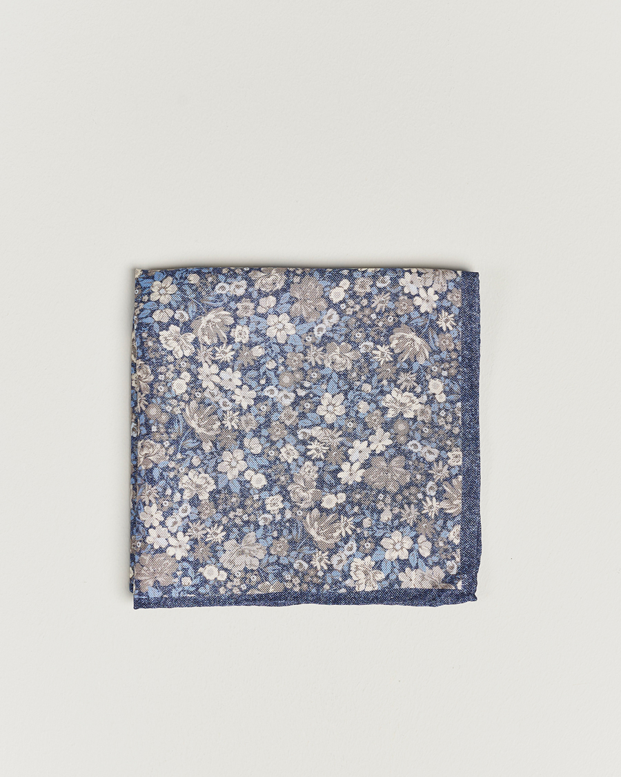 Homme | Amanda Christensen Silk Oxford Printed Flower Pocket Square Navy | Amanda Christensen | Silk Oxford Printed Flower Pocket Square Navy