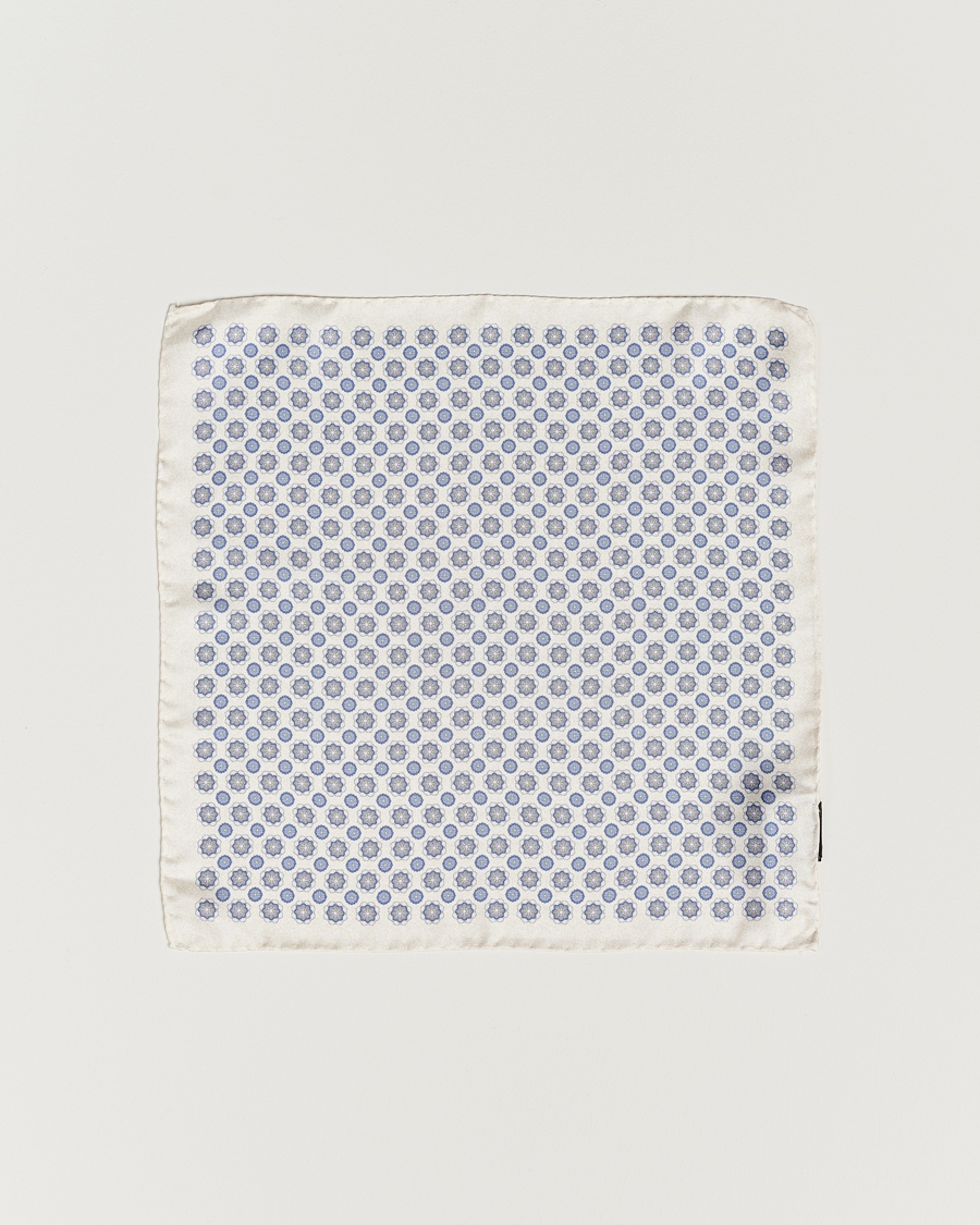 Homme | Amanda Christensen Silk Twill Printed Medallion Pocket Square White | Amanda Christensen | Silk Twill Printed Medallion Pocket Square White
