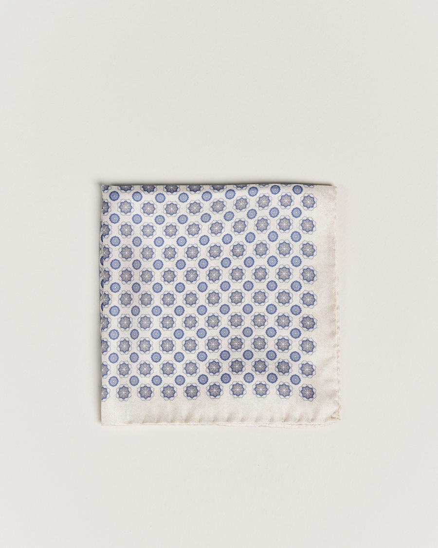 Homme | Amanda Christensen Silk Twill Printed Medallion Pocket Square White | Amanda Christensen | Silk Twill Printed Medallion Pocket Square White
