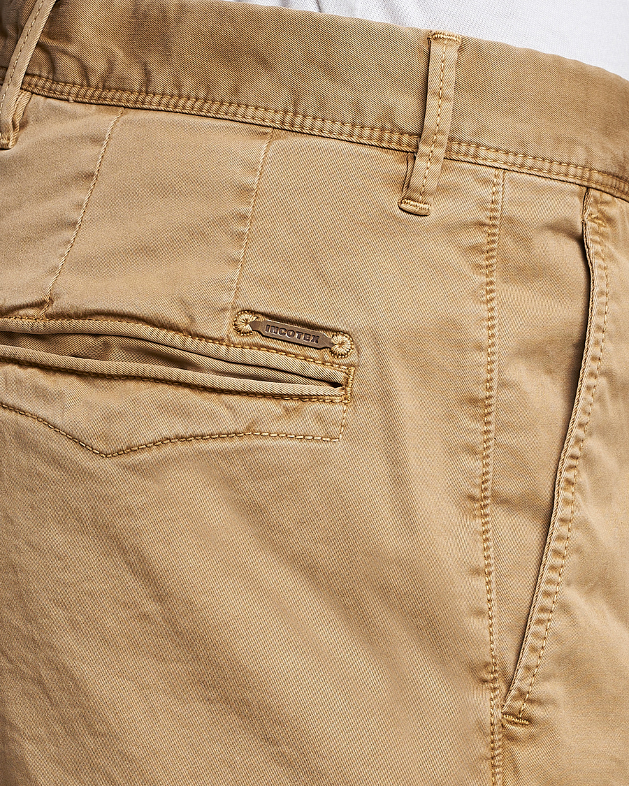 Homme | Pantalons | Incotex | Slim Fit Garment Dyed Slacks Khaki