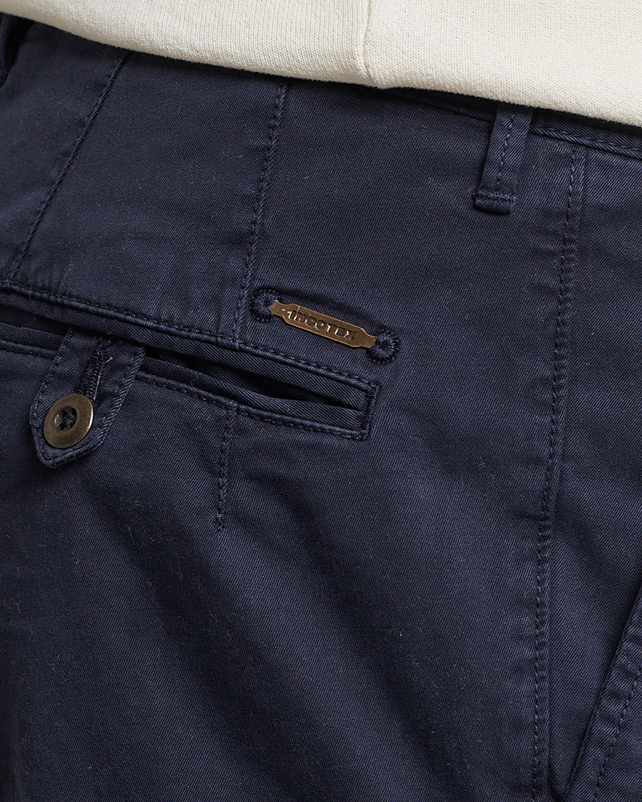 Homme | Pantalons | Incotex | Tapered Fit Pleated Slacks Navy