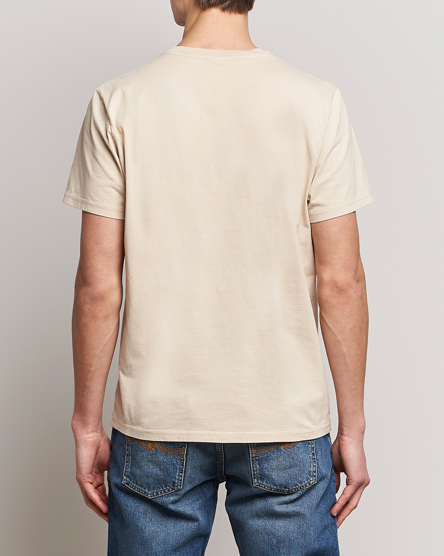 Homme | T-shirts | Nudie Jeans | Roy Logo Crew Neck T-Shirt Cream