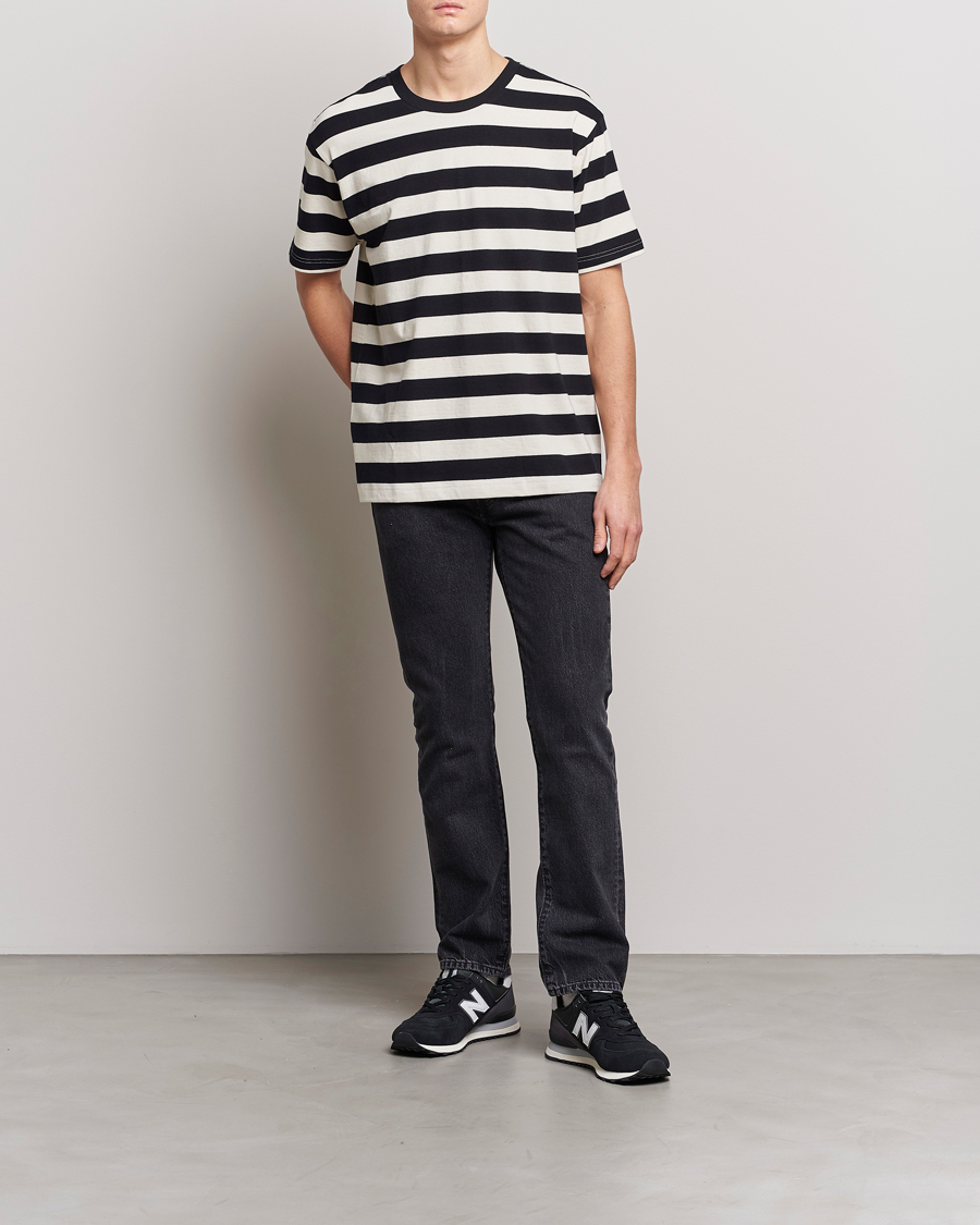 Homme | T-shirts | Nudie Jeans | Uno Blockstripe Crew Neck T-Shirt Off White/Black
