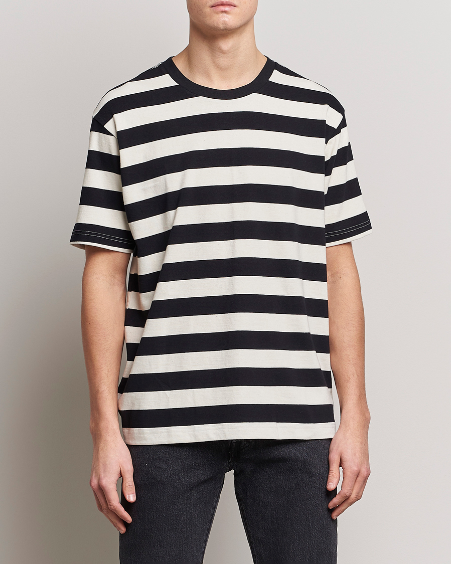 Homme | T-shirts | Nudie Jeans | Uno Blockstripe Crew Neck T-Shirt Off White/Black