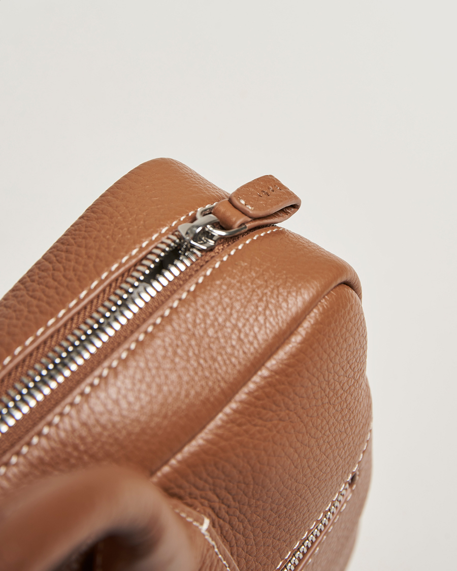 Homme | Tiger of Sweden Beckholmen Cow Leather Computer Bag Caramel Cafe | Tiger of Sweden | Beckholmen Cow Leather Computer Bag Caramel Cafe