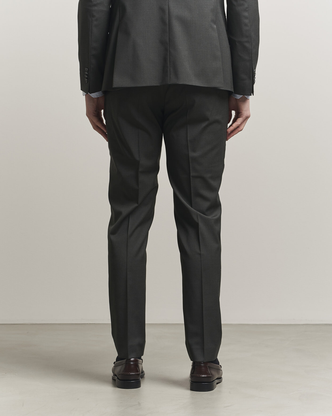 Homme | Pantalons | Tiger of Sweden | Tenuta Wool Travel Suit Trousers Olive Extreme