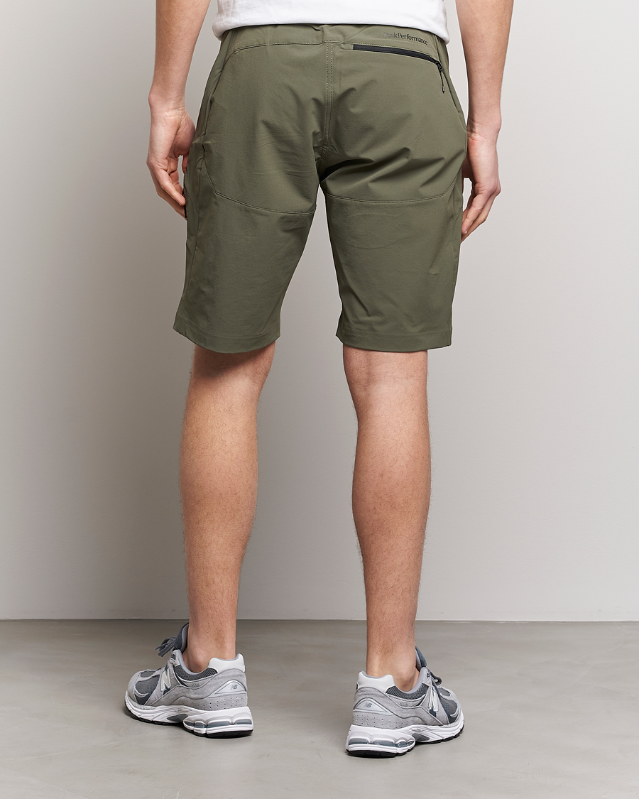 Homme | Shorts | Peak Performance | Stretch Drawstring Tech Shorts Pine Needle