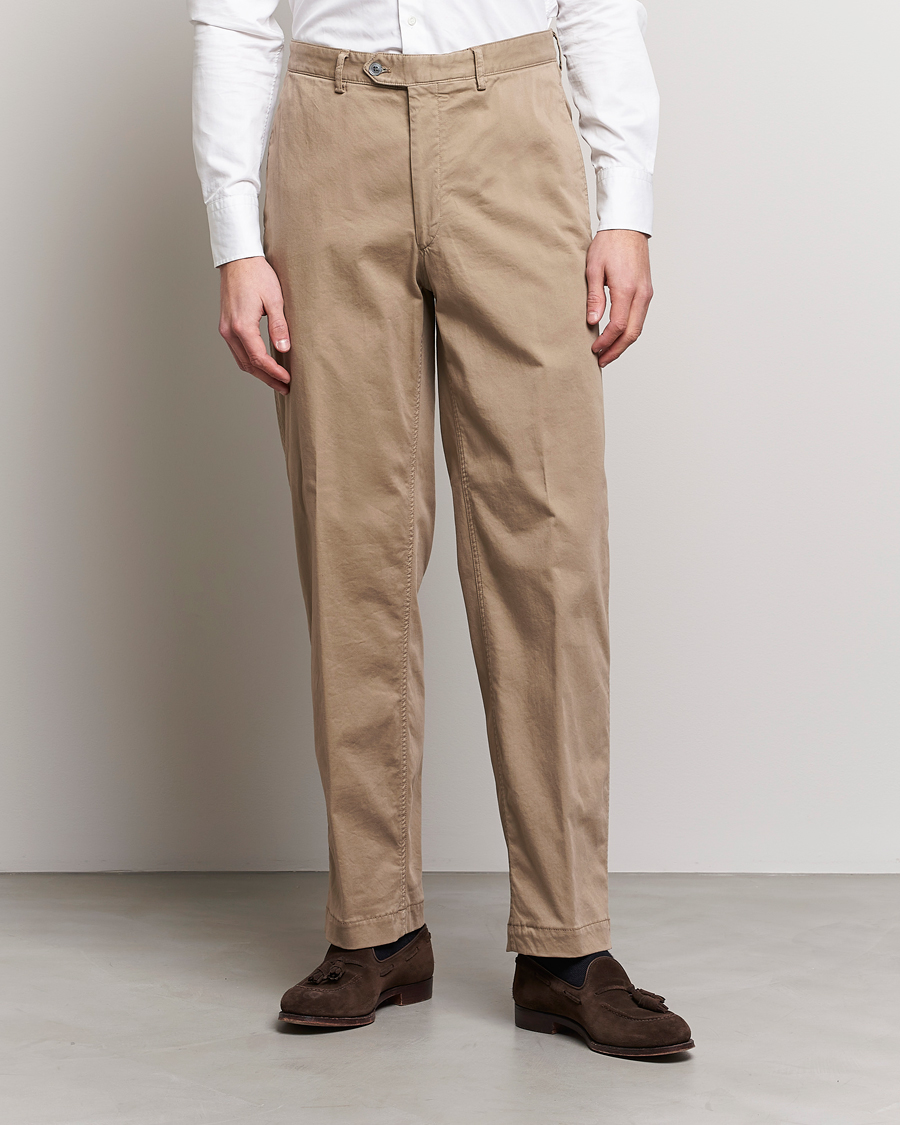 Homme | Pantalons | Oscar Jacobson | Tanker Pleat Cotton Trousers Beige