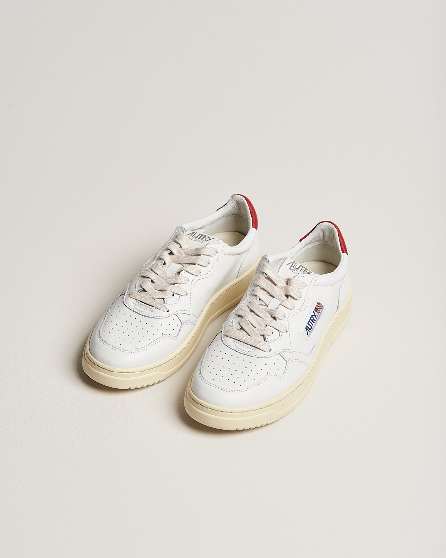 Homme | Autry Medalist Low Super Soft Leather Sneaker White/Red | Autry | Medalist Low Super Soft Leather Sneaker White/Red