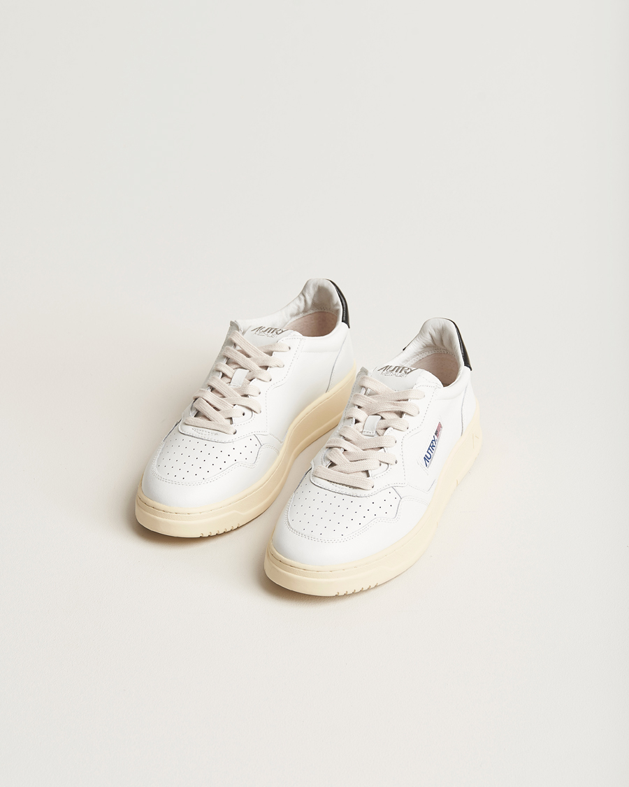 Homme | Baskets Blanches | Autry | Medalist Low Sneaker White/Black