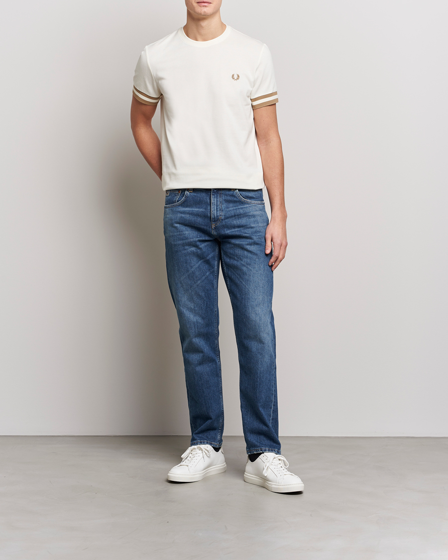 Homme | T-shirts | Fred Perry | Boled Tipped Pique T-Shirt Ecru