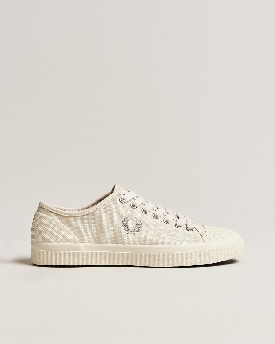 Homme | Fred Perry Hughes Low Canvas Sneaker Ecru | Fred Perry | Hughes Low Canvas Sneaker Ecru