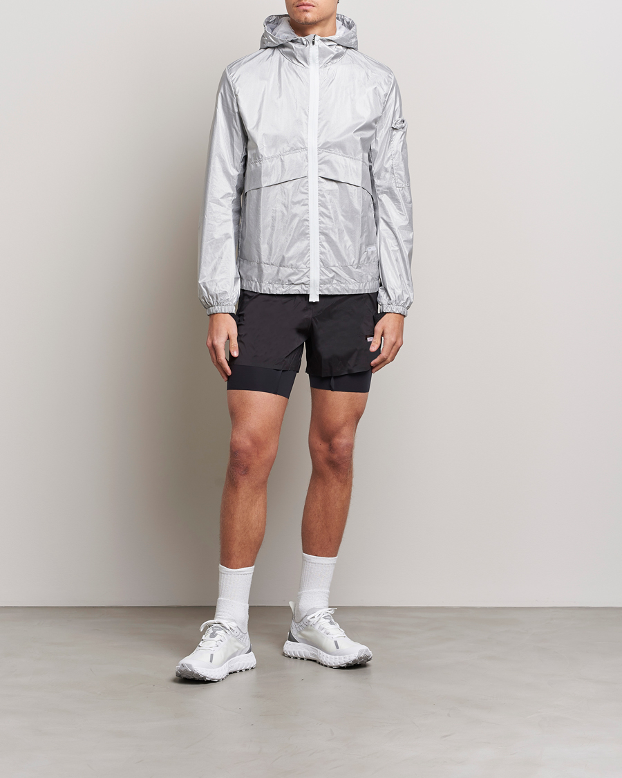 Homme | Manteaux Et Vestes | Satisfy | SilverShell Packable Windbreaker Silver