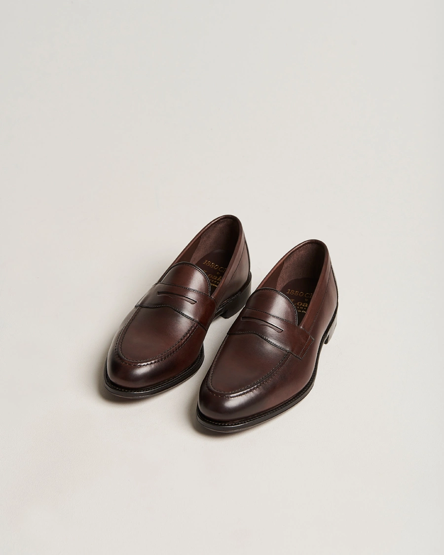 Homme | Handgjorda skor - Skoblockskampanj | Loake 1880 | Hornbeam Eco Penny Loafer Walnut