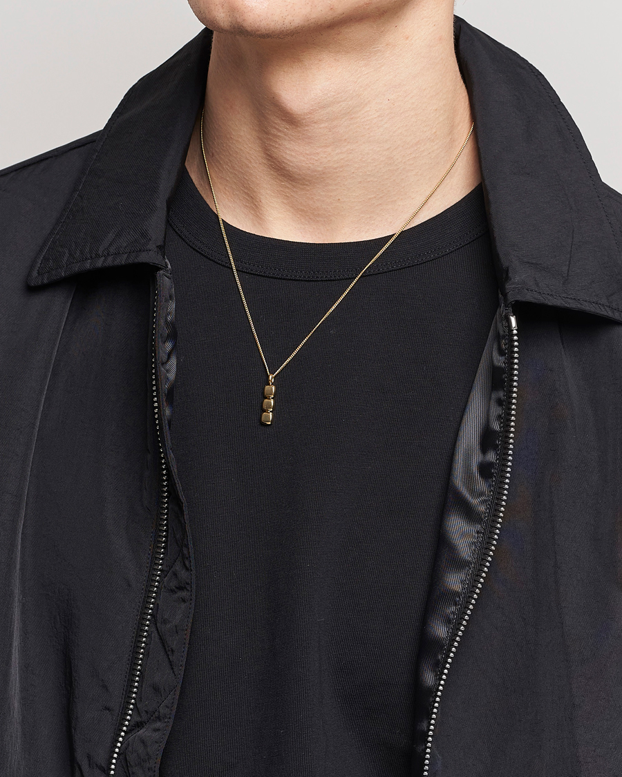 Homme | Tom Wood Mini Cushion Pendant Necklace Gold | Tom Wood | Mini Cushion Pendant Necklace Gold