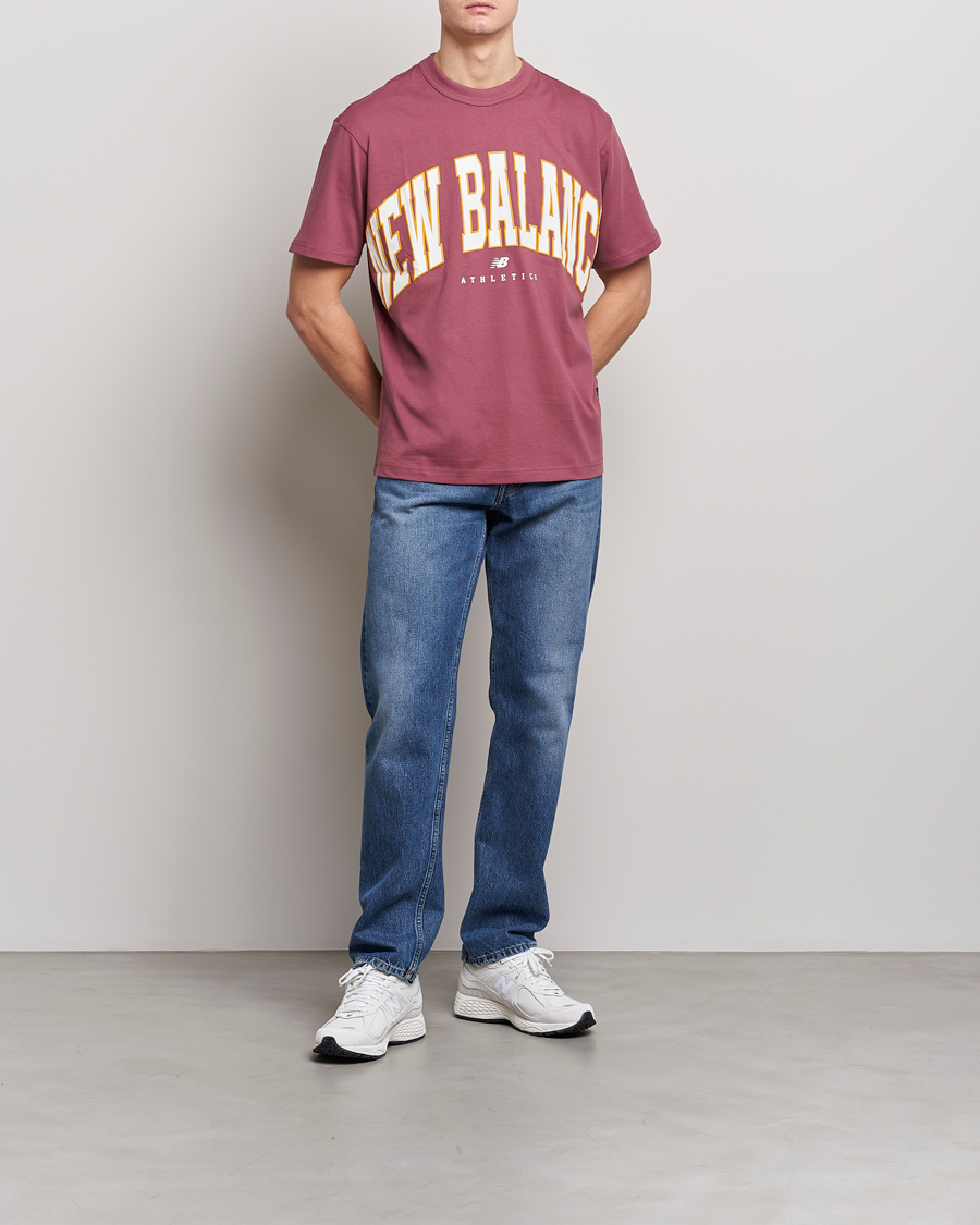 Homme | T-shirts | New Balance | Athletics Warped T-Shirt Washed Burgundy