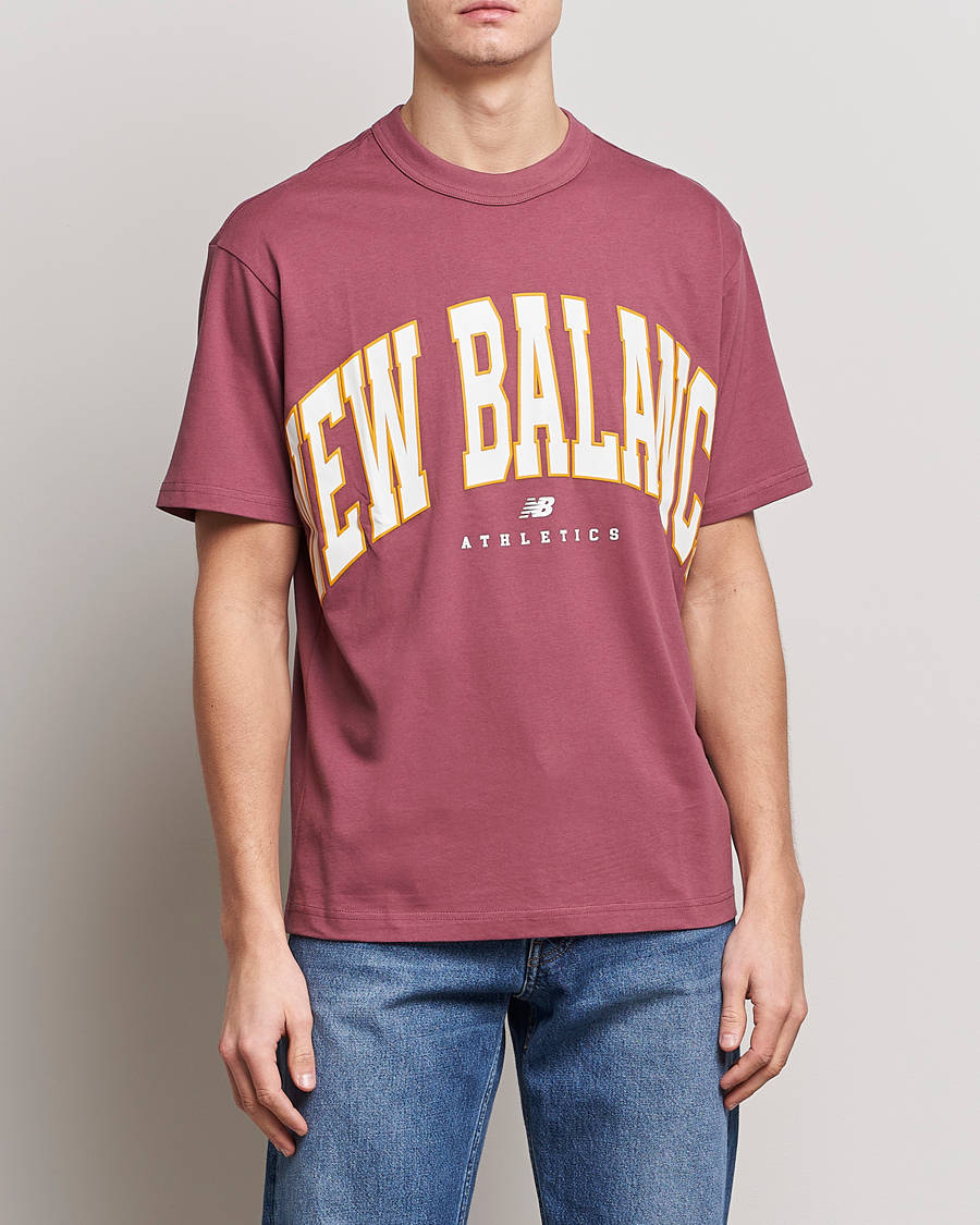 Homme | T-shirts | New Balance | Athletics Warped T-Shirt Washed Burgundy