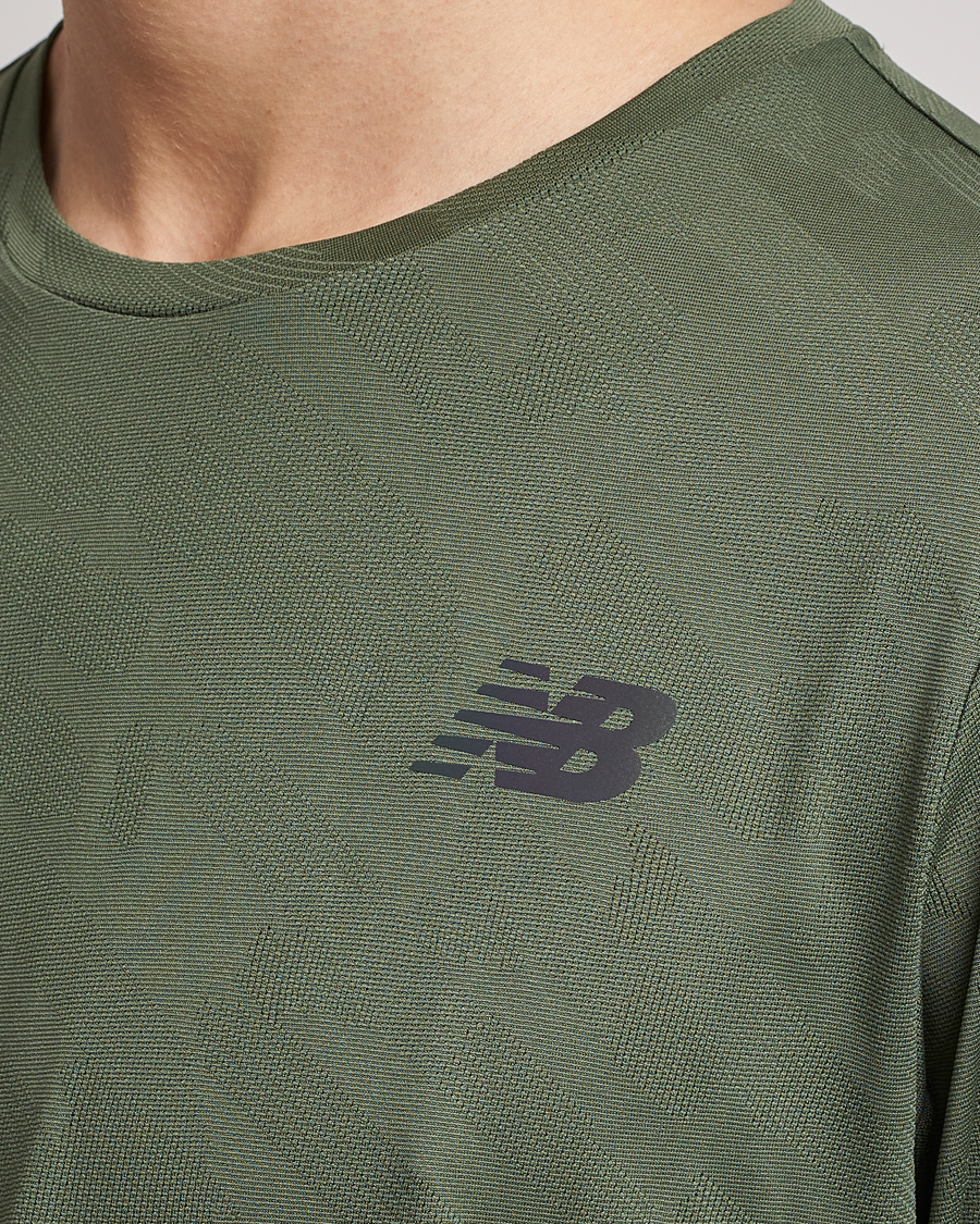 Homme | T-shirts | New Balance Running | Q Speed Jacquard Long Sleeve T-Shirt Olive