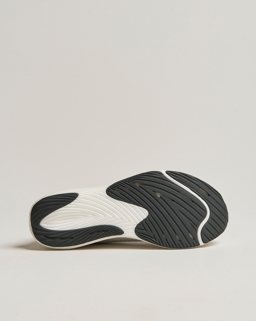 Homme | New Balance Running FuelCell Rebel v3 White | New Balance Running | FuelCell Rebel v3 White