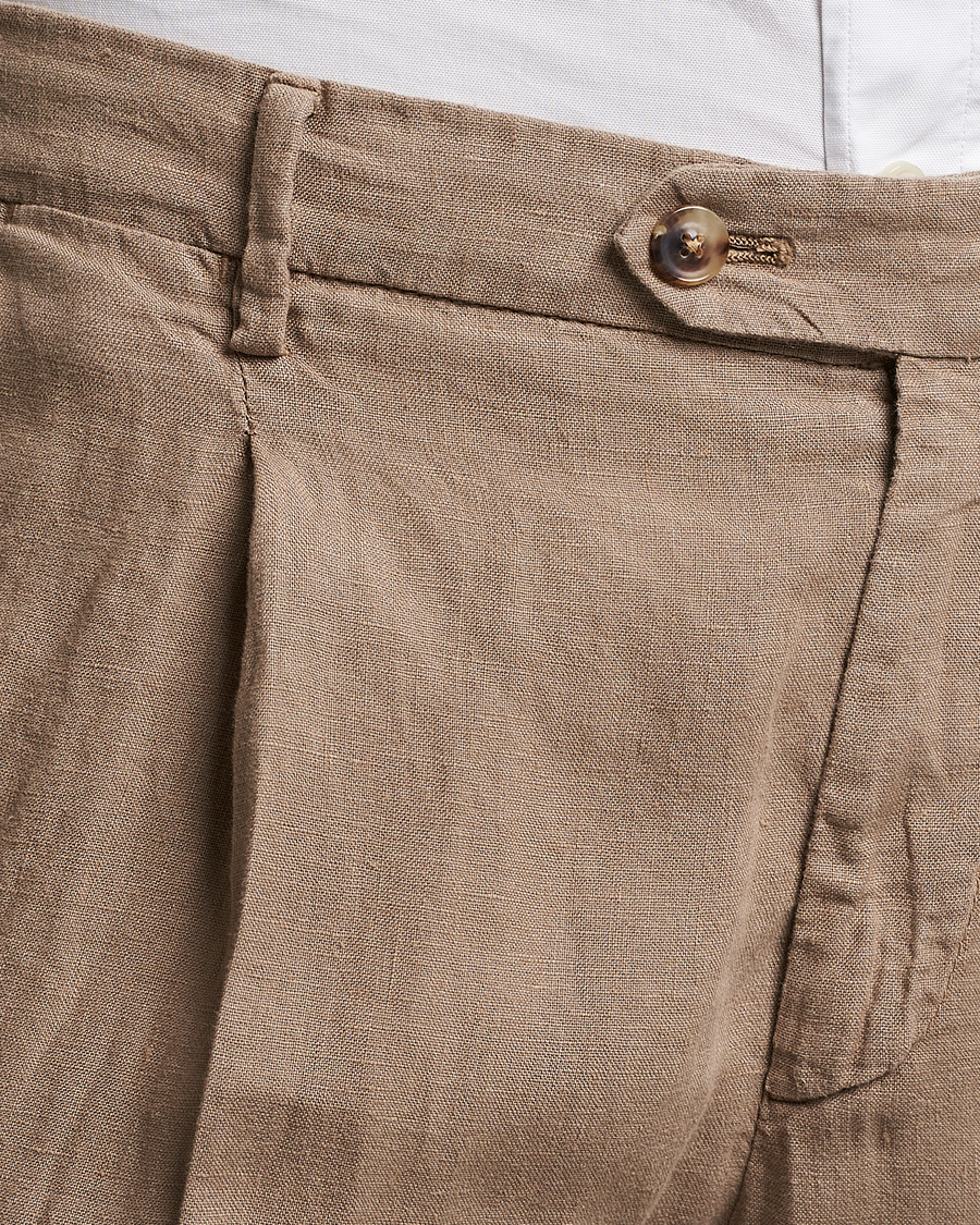 Homme | Pantalons | Lardini | Pleated Linen Trousers Beige