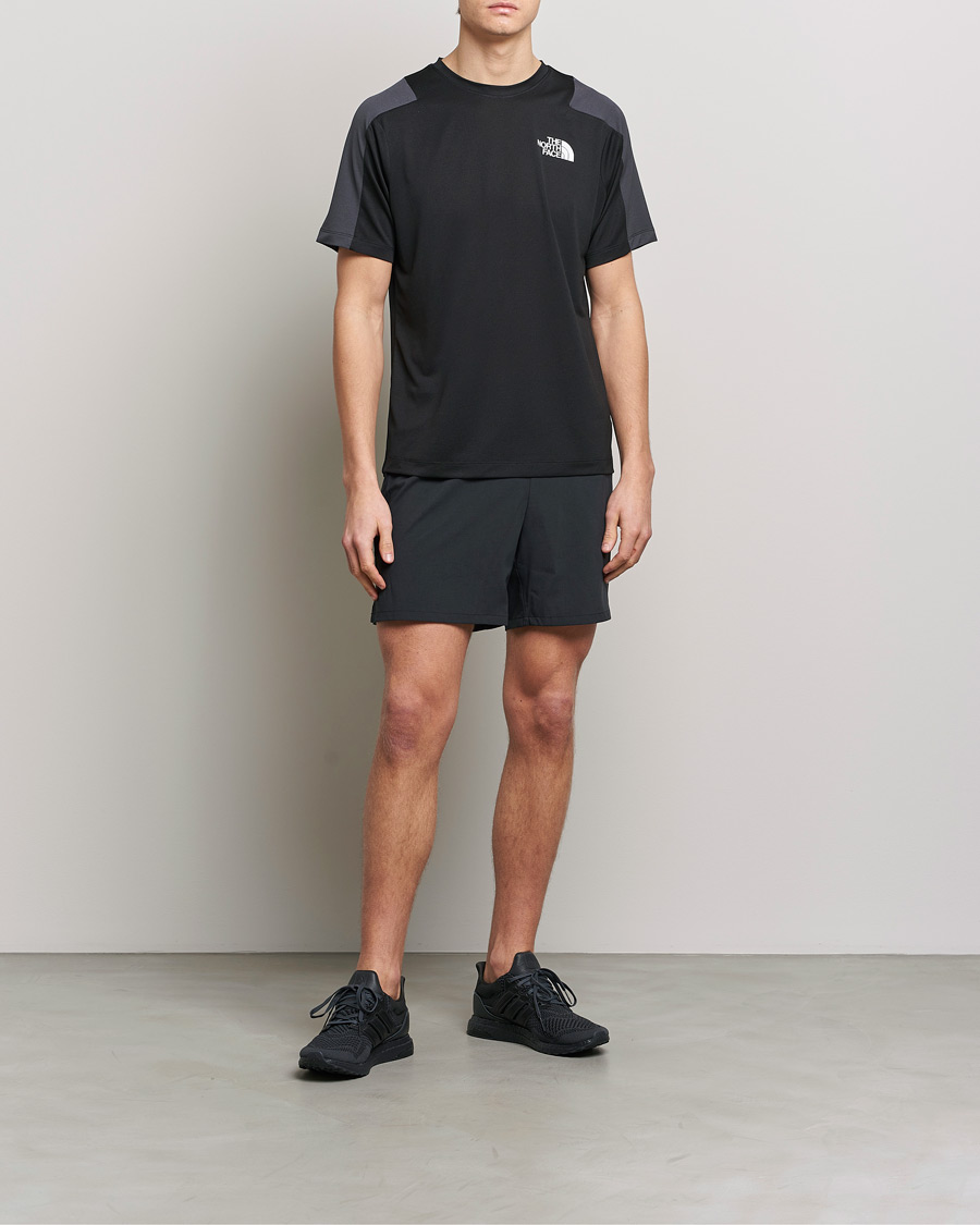 Homme | T-shirts | The North Face | Mountain Athletics T-Shirt Black/Asphalt