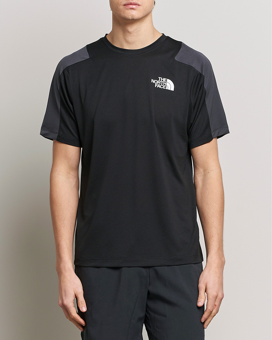 Homme | T-shirts | The North Face | Mountain Athletics T-Shirt Black/Asphalt